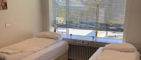 Double or Twin Room with Shared Bathroom | Soundproofing, free WiFi