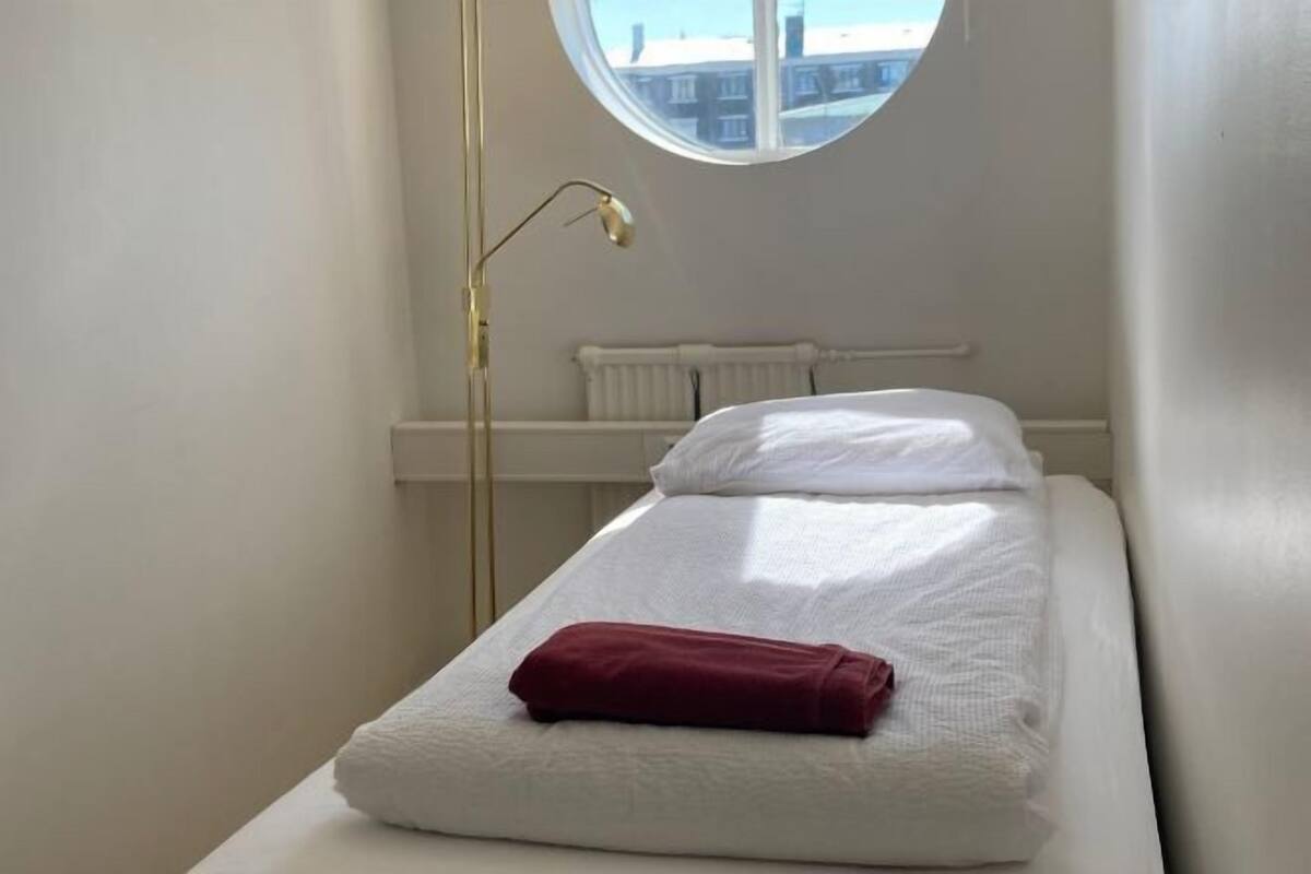 Soundproofing, free WiFi