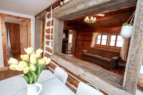 ❖Charming Log Cabin❖Firepit❖Great Deck with Grill❖