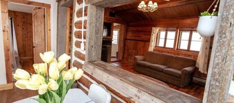 ❖Charming Log Cabin❖Firepit❖Great Deck with Grill❖