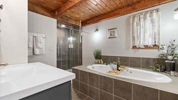 Shower, jetted tub, hair dryer, towels