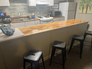 Eco-friendly cleaning products - Close to Downtown Events, Beaches and Naval Base! (Pensacola)