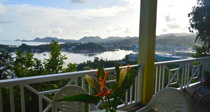 Spacious 2BR Villa, Stunning Caribbean Sea View, 10 mins from the beach!