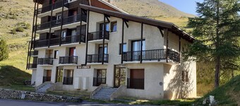 Beautiful apartment above Molines en Queyras, with breathtaking mountain views.