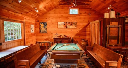 Peaceful apartment on 3.5 acres w/ artist studio.