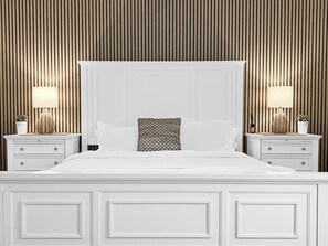 6 habitaciones, escritorio y tabla de planchar con plancha