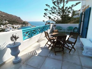 Outdoor dining - Heliades Suites, view and comfort over Panteli bay! (Leros)