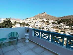 Property grounds - Heliades Suites, view and comfort over Panteli bay! (Leros)