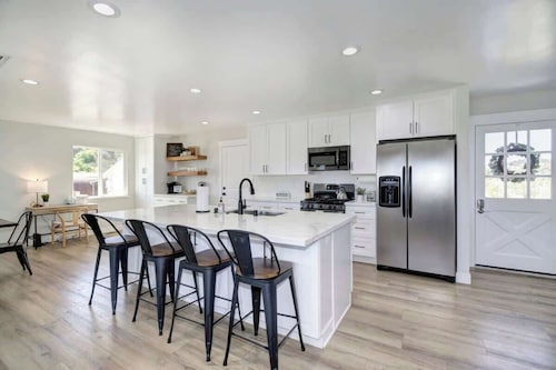 Country Property, W&D, Open Concept, Pet Friendly