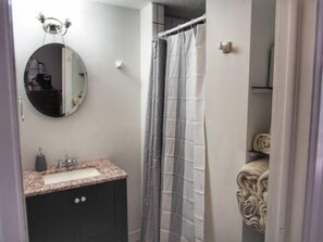 Room | Bathroom | Hair dryer, towels - The Bissing House (Hays)