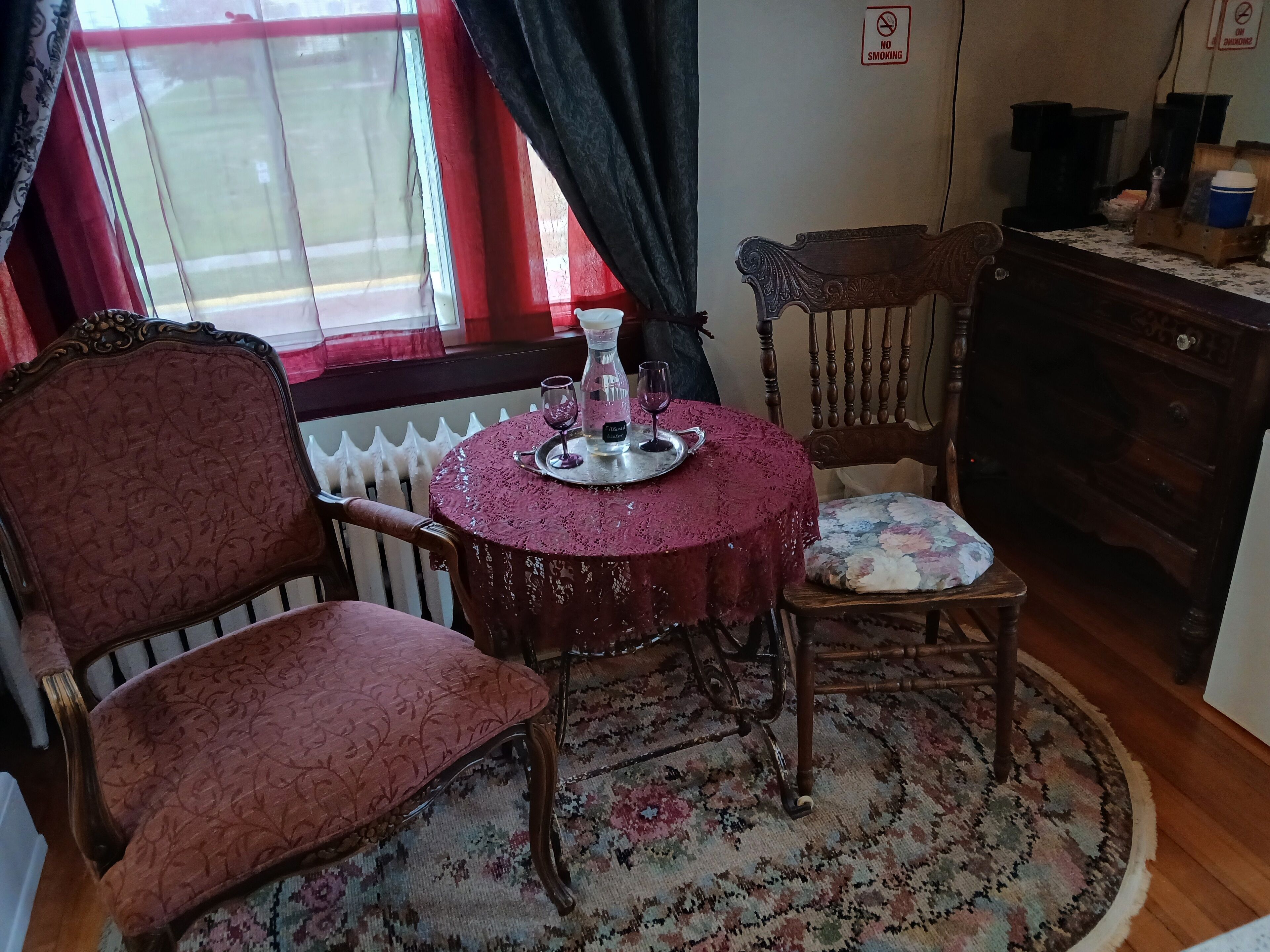 Chambre | Lit avec matelas en mousse à mémoire, décor unique, ameublement unique