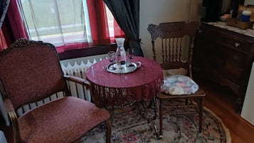 Chambre | Lit avec matelas en mousse à mémoire, décor unique, ameublement unique