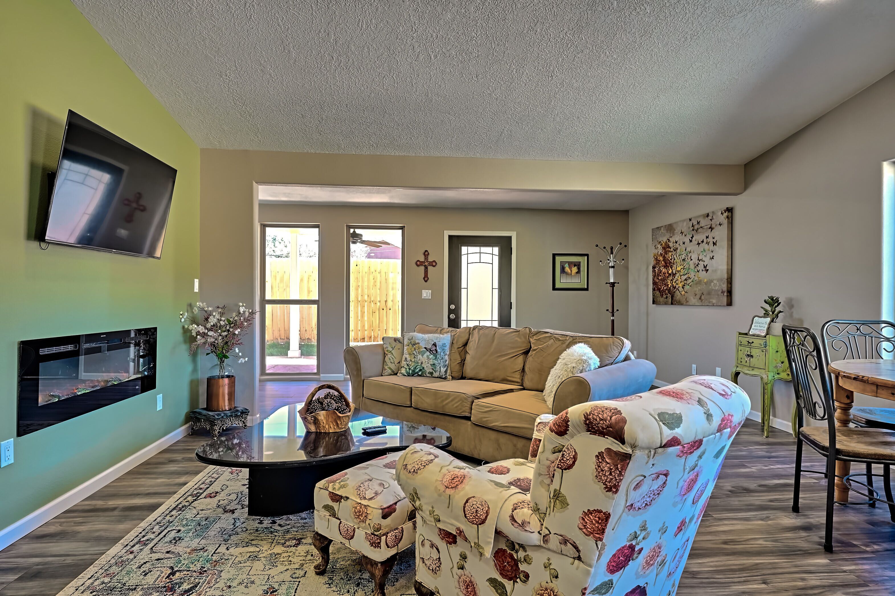 Smart TV, fireplace, books