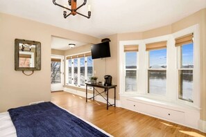 5 bedrooms, cribs/infant beds, travel crib, free WiFi