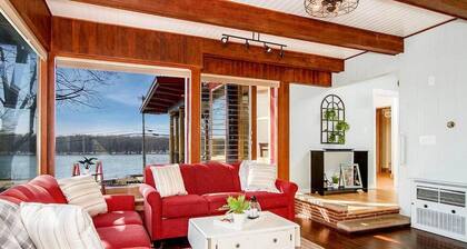 Farmhouse Apartment - River Road Historic Home