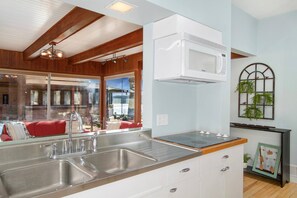 Fridge, microwave, oven, stovetop - Farmhouse Apartment - River Road Historic Home (Fountain City)