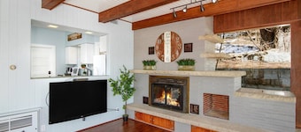 Farmhouse Apartment - River Road Historic Home