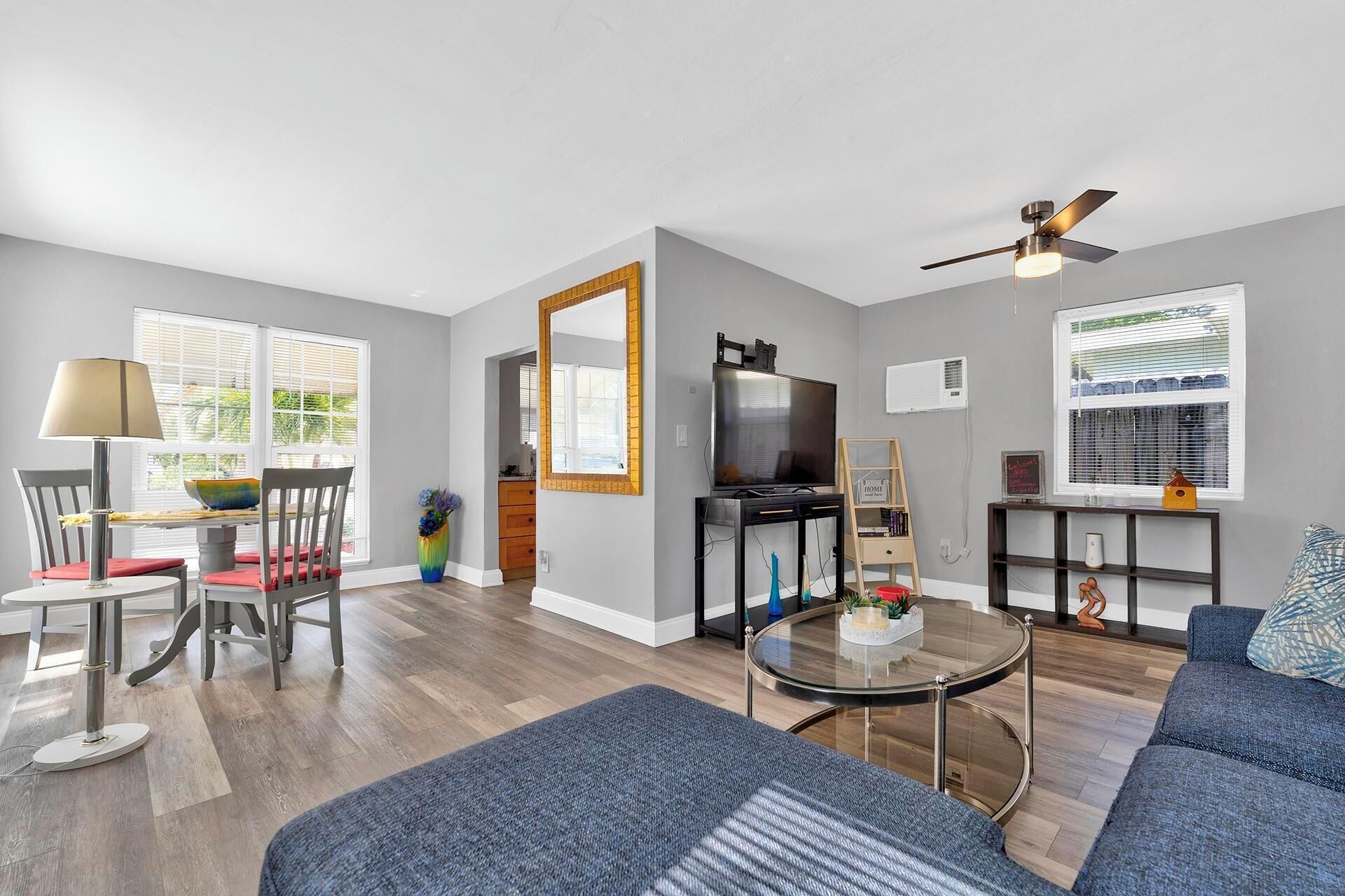 Perfect getway minutes away from the beach!