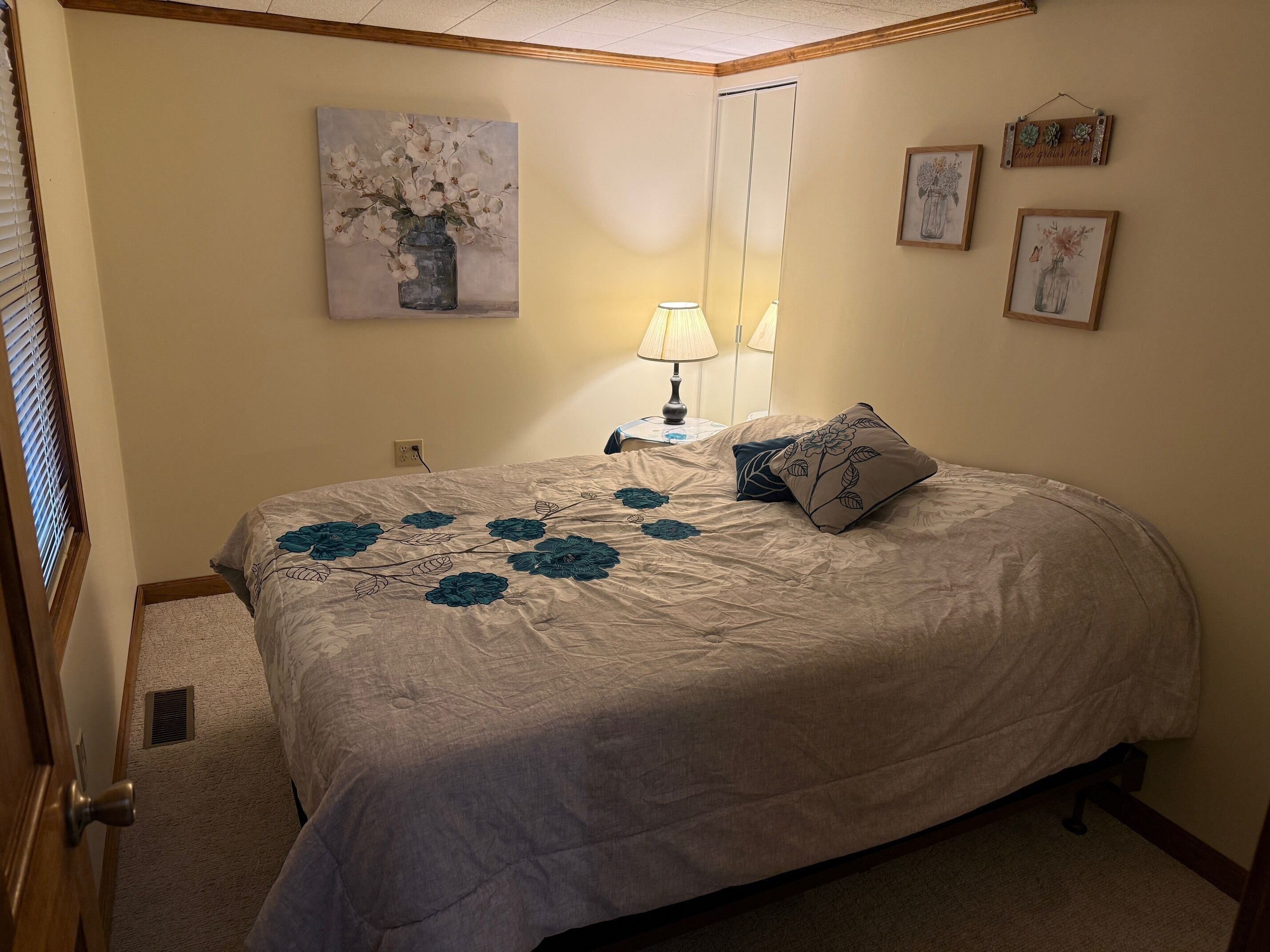 3 bedrooms, desk, free WiFi, bed sheets