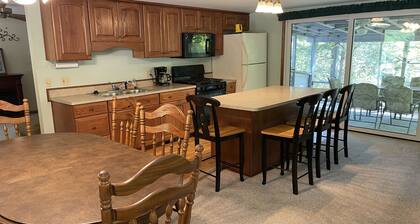 Cozy Lake House: Ark Encounter, Kincaid Lake, KY- Fishing, Scenic Get-Away