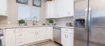 Comfy & Stylish- 4 Bathrooms