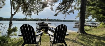 Cozy house just feet from the water.   "Lake Life"  70 minutes from Maple Grove