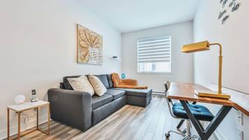 Fernseher, Stereoanlage