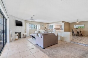 Smart TV, fireplace, computer monitors