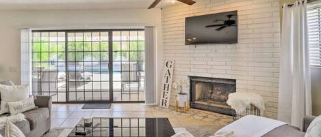 تلفزيون ذكي، مدفأة، شاشة كمبيوتر