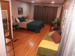 2 bedrooms, desk, iron/ironing board, free WiFi