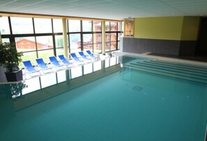Inomhuspool och uppvärmd pool