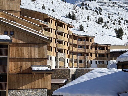 Beautiful ski in ski out apartment