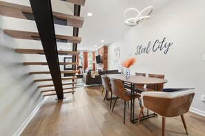 Dining - Theater Room, King + Queen Beds, Great Kitchen! (Pittsburgh)