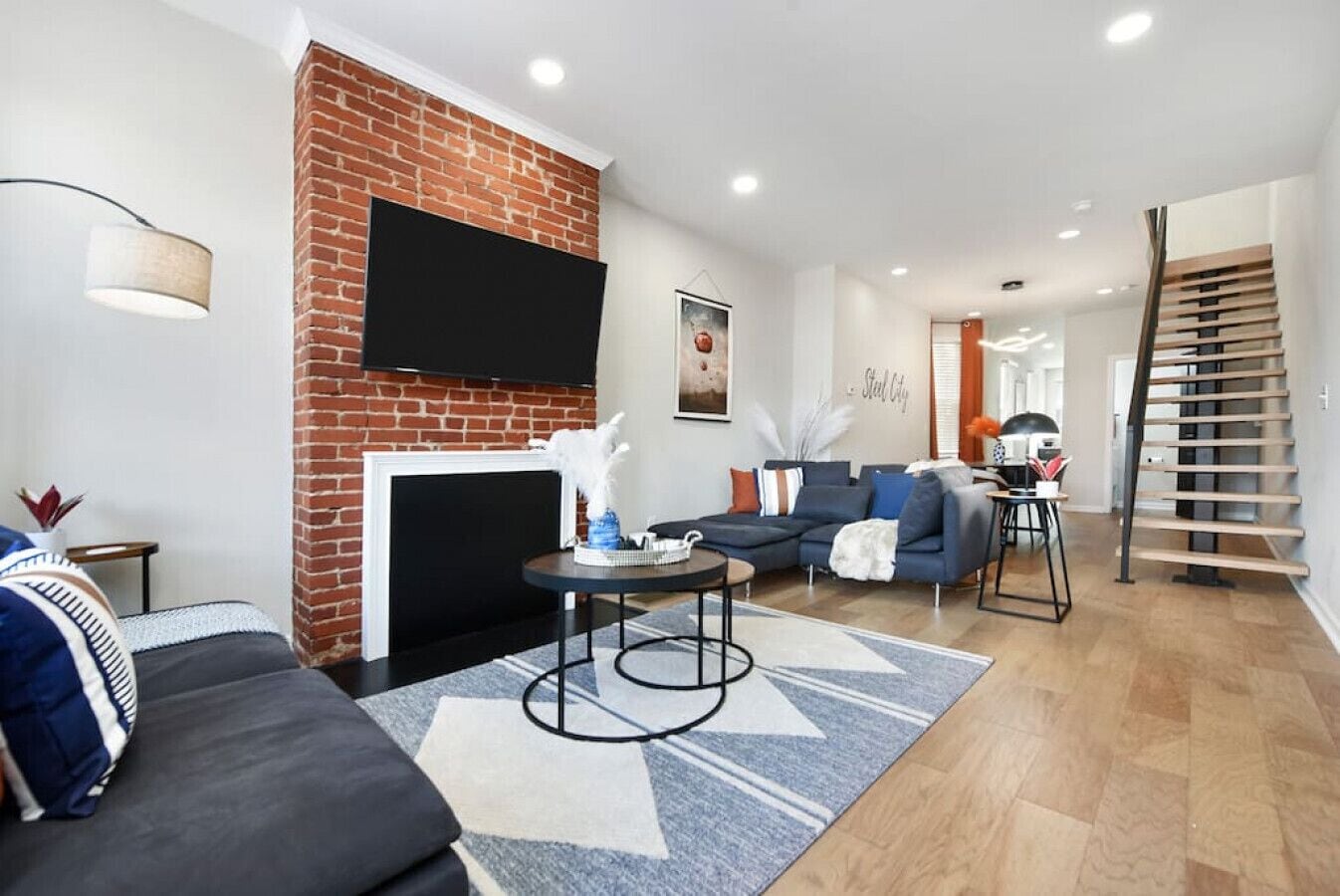 Smart TV, stereo, offices, computer monitors