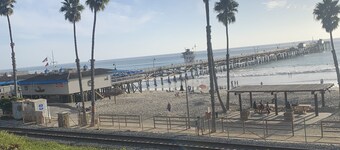 Cozy condo for rent 3 minutes from the beach!