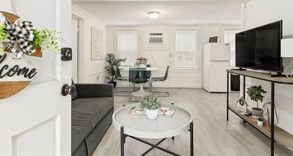 2-Bedroom Apartment Located Near Downtown Lakeland & Lake Hollingsworth