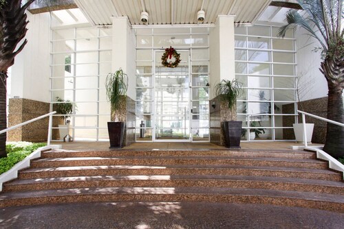 Apt close to Paulista Ave. AC & balcony on 13th F