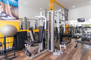 Fitness facility - Apt close to Paulista Ave. AC & balcony on 13th F (São Paulo)