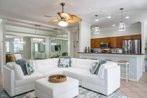 House, 3 Bedrooms | Living room