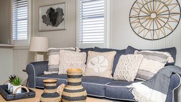 House, 2 Bedrooms | Living room