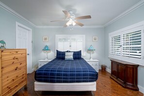 Room - 307 Lazy Way Lazy Limpkin Cottage by Coastal Vacation Properties (Fort Myers Beach)