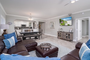 Condo, 3 chambres | Salle de séjour