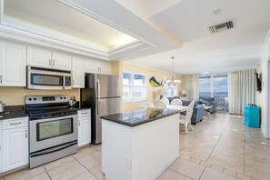 Condo, 2 Bedrooms | Private kitchen