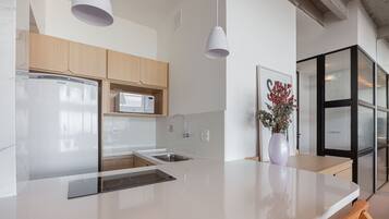 Fridge, microwave, oven, coffee/tea maker