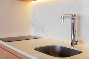 Fridge, microwave, coffee/tea maker, cookware/dishes/utensils - Copan 31st floor | 100mbps | amazing view (Sao Paulo)