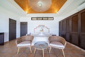 4 bedrooms, in-room safe, blackout curtains, free WiFi - Villa Seagate - Ocean view - At Akumal (Akumal)