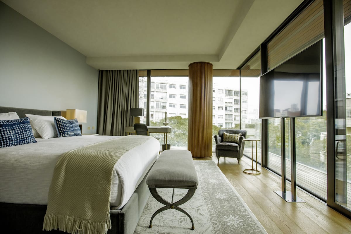 Deluxe Room | 1 bedroom, Egyptian cotton sheets, premium bedding, down comforters