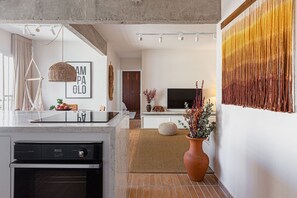 Fridge, microwave, oven, cookware/dishes/utensils