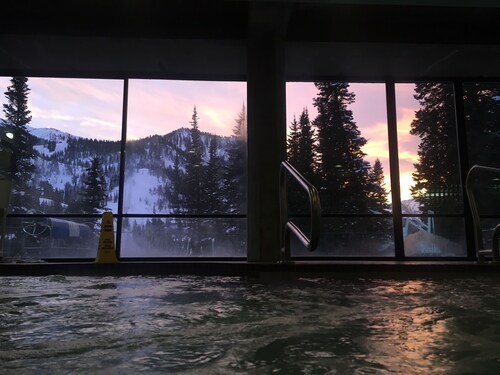 Top-Floor Loft at Snowbird with Panoramic Views