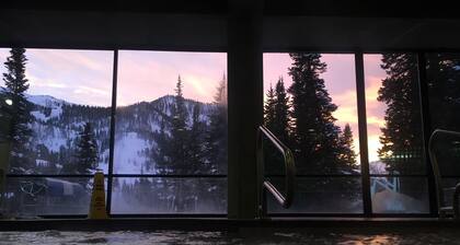 Top-Floor Loft at Snowbird with Panoramic Views